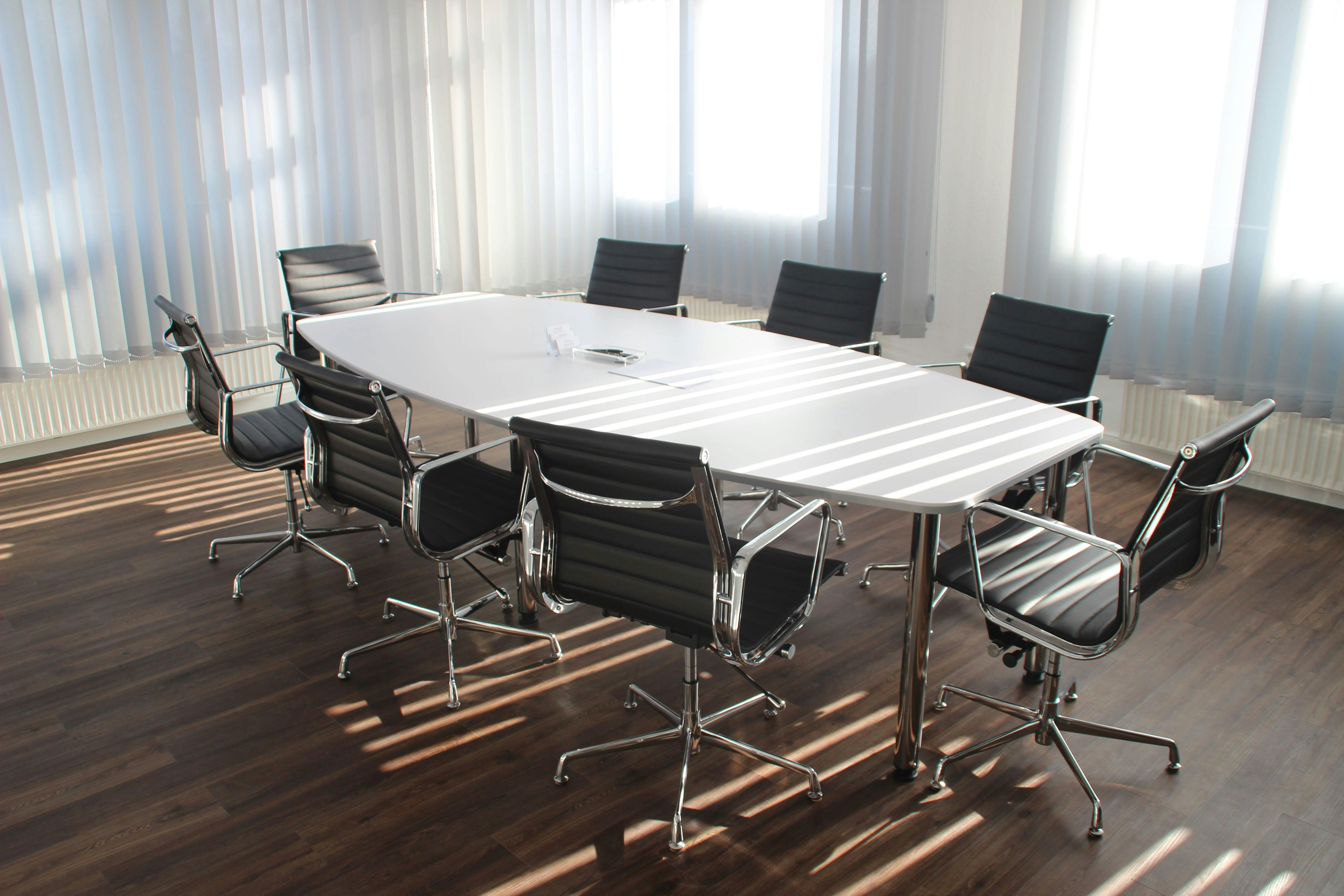 stul s zidlema na meeting